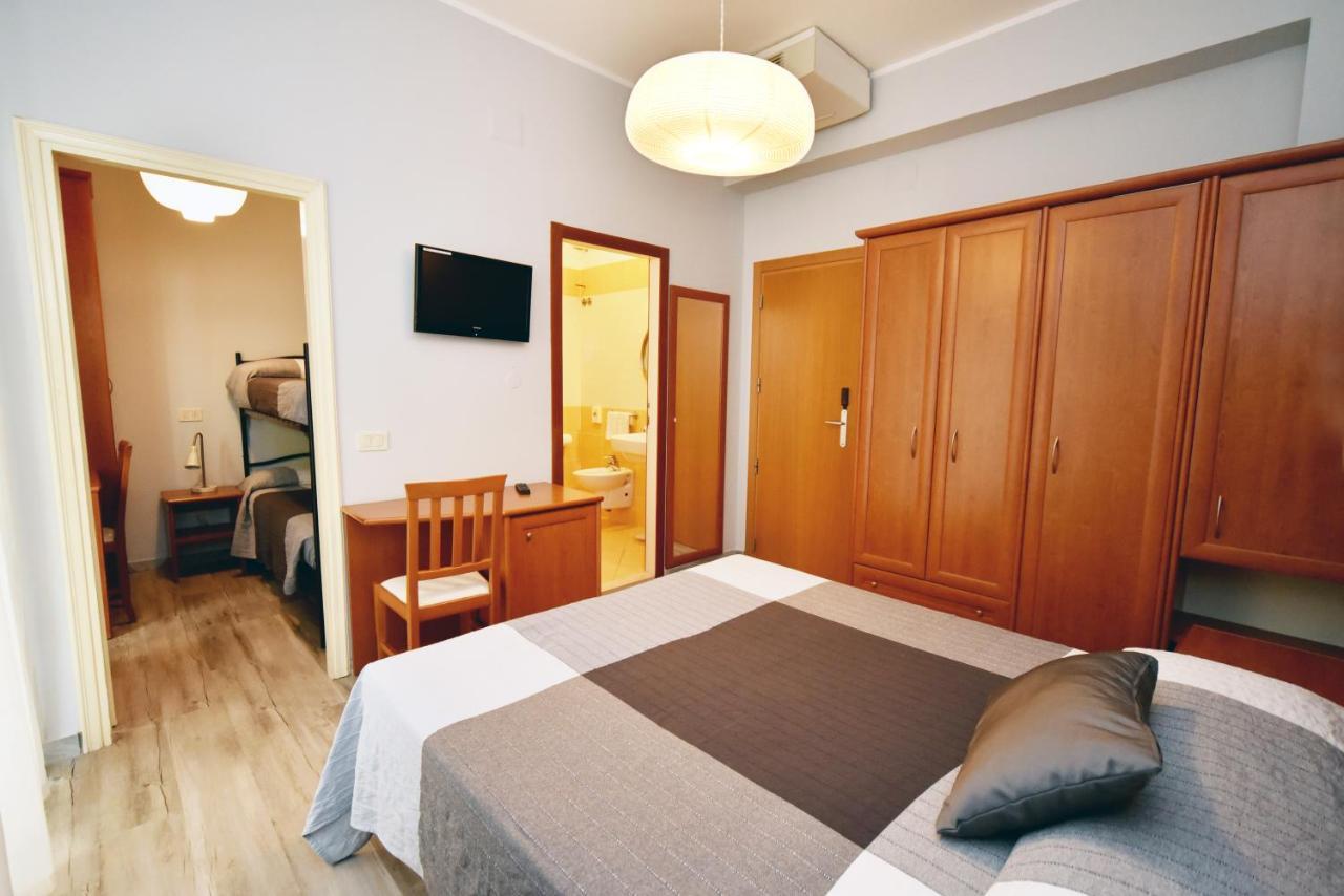 Hotel Mirabella Ричоне Екстериор снимка