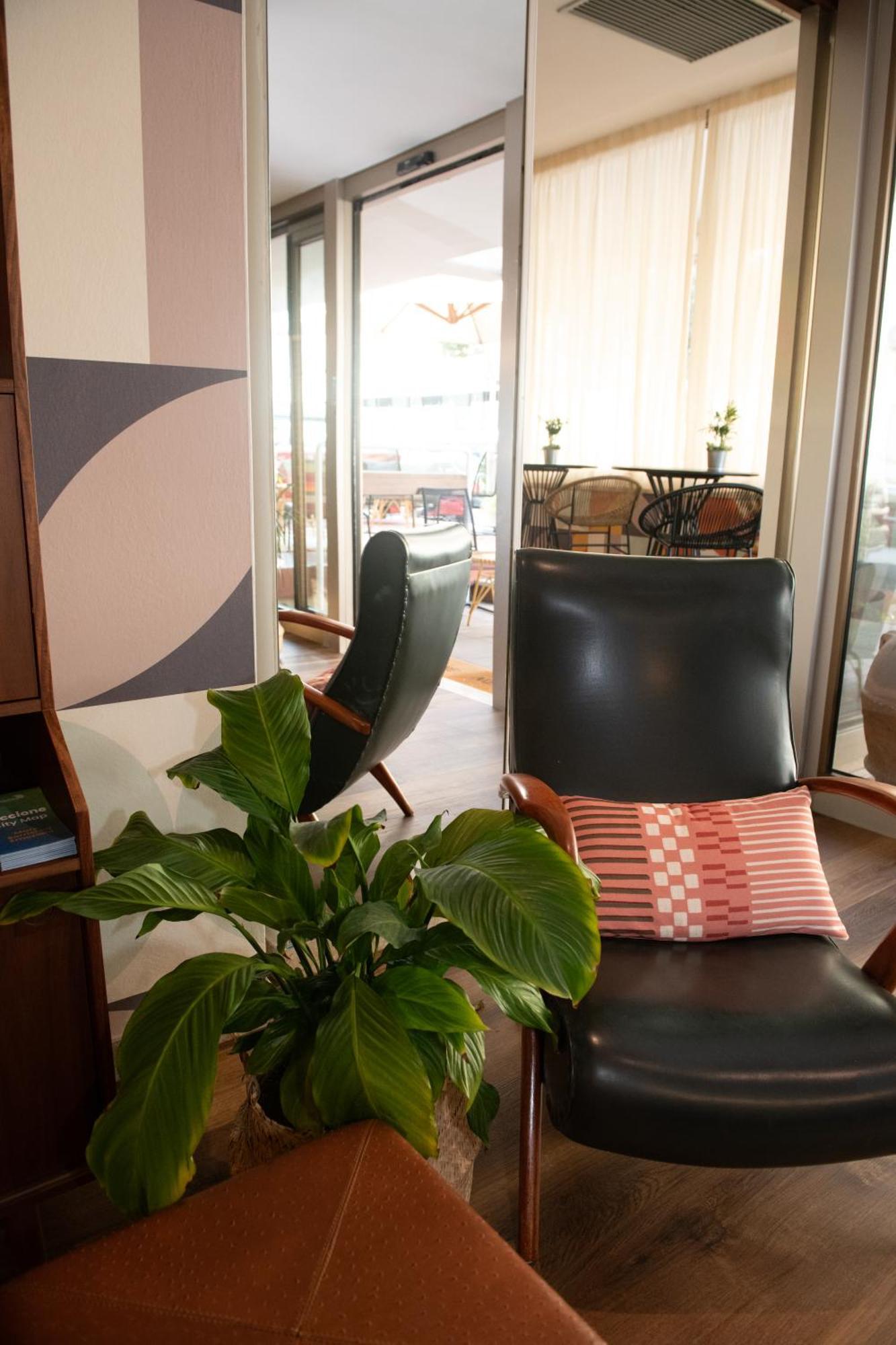 Hotel Mirabella Ричоне Екстериор снимка