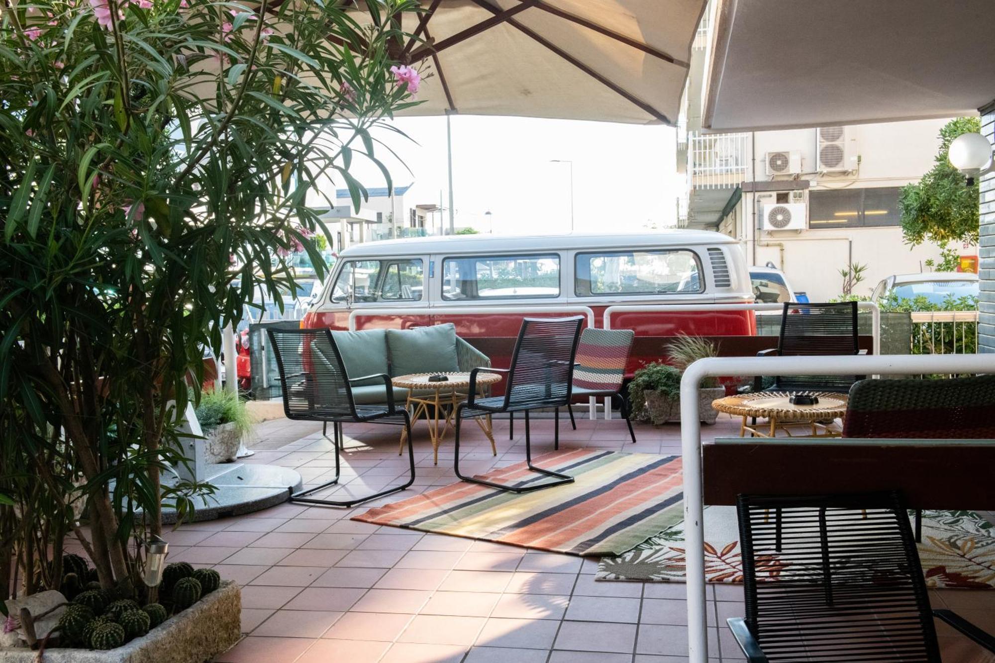 Hotel Mirabella Ричоне Екстериор снимка
