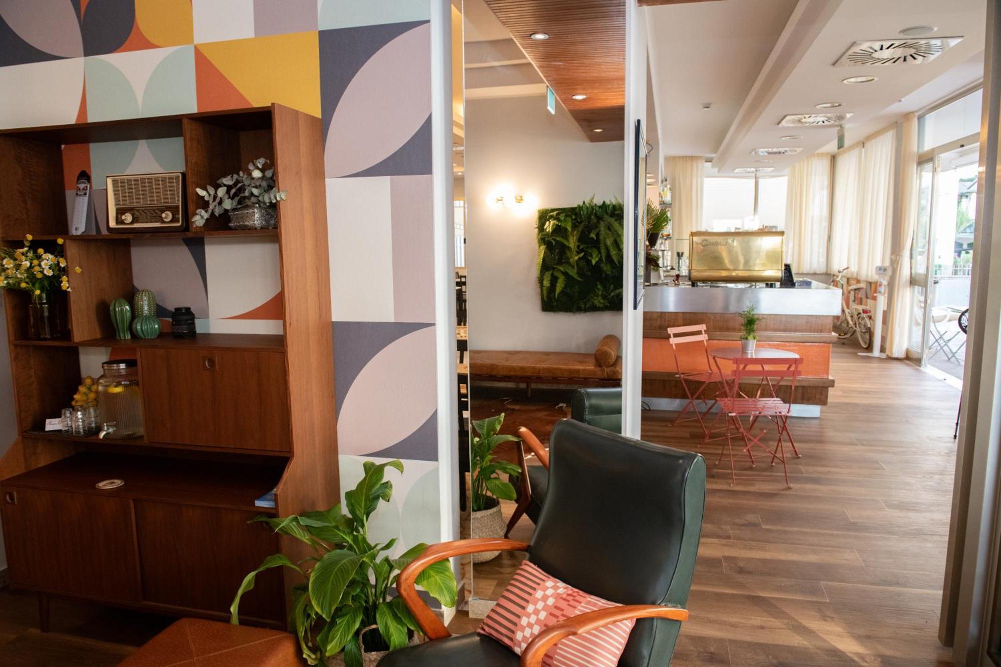 Hotel Mirabella Ричоне Екстериор снимка