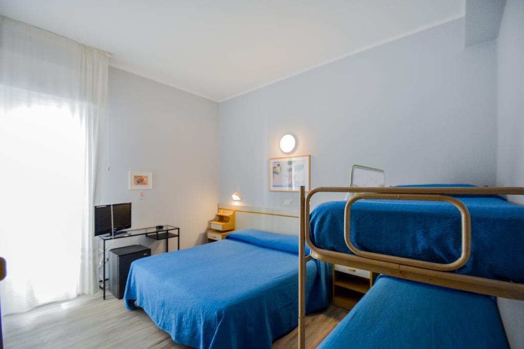 Hotel Mirabella Ричоне Екстериор снимка