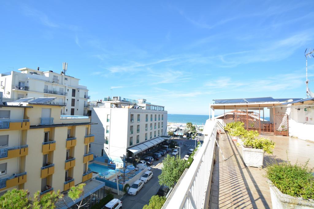 Hotel Mirabella Ричоне Екстериор снимка