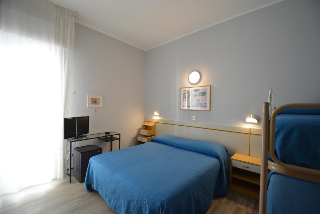Hotel Mirabella Ричоне Екстериор снимка