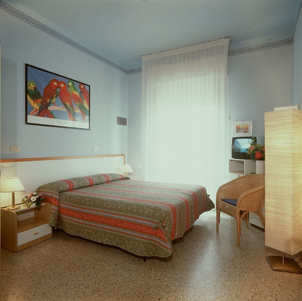 Hotel Mirabella Ричоне Екстериор снимка