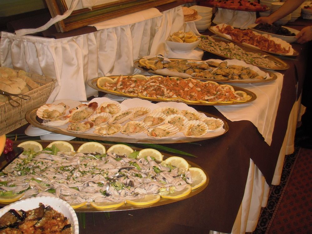 Hotel Mirabella Ричоне Екстериор снимка